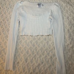 White long sleeve cropped knit